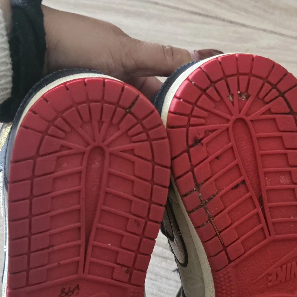 Jordan 1 Kids Mid SE Take Flight Gold Swoosh  Sneaker 4.5Y - Picture 15 of 15